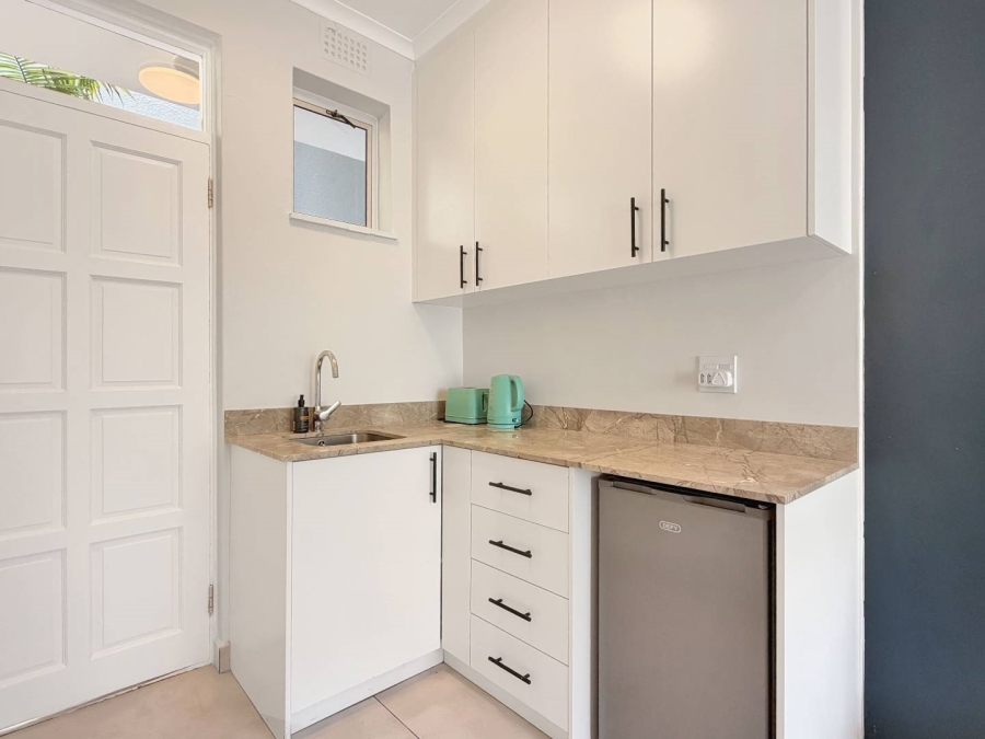 1 Bedroom Property for Sale in Three Anchor Bay Western Cape